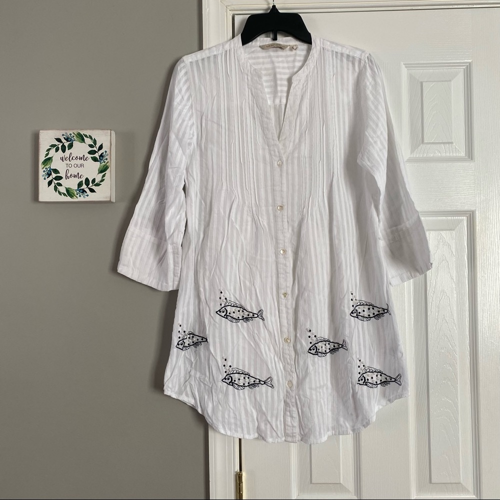 Soft Surroundings White Tencel Embroidered Fish Button Down With Beading Medium